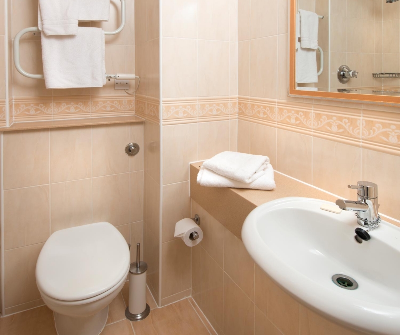 Spotless bathrooms with Lochs &amp; Glens hotels.