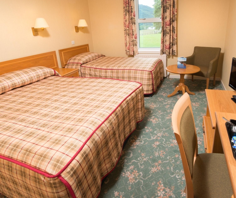 Spacious double rooms when staying in a Lochs &amp; Glens coach tours hotel