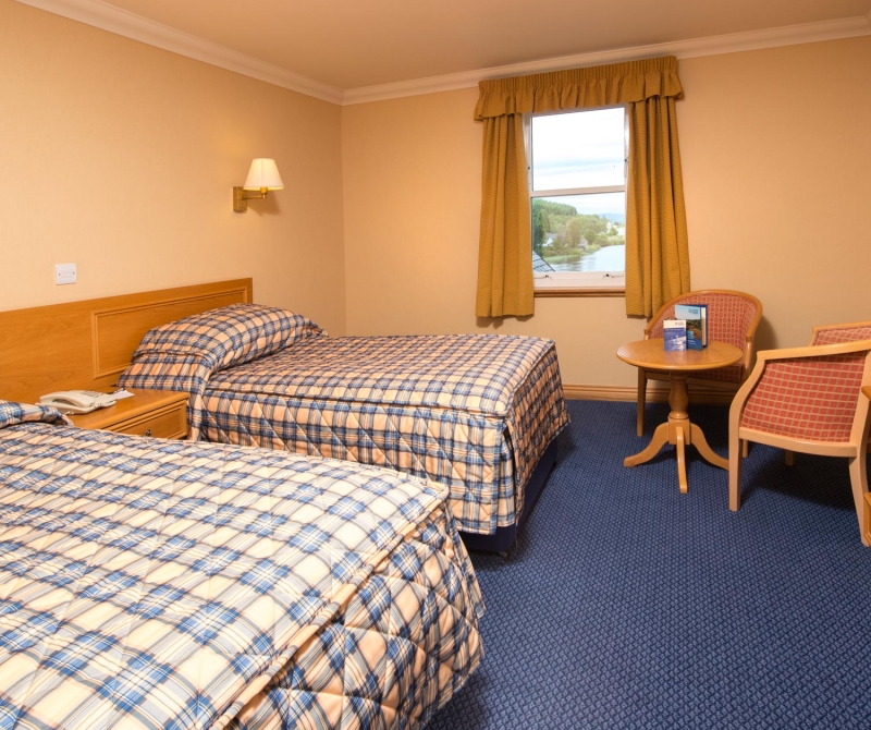 Spacious double rooms with Lochs &amp; Glens Coach tours